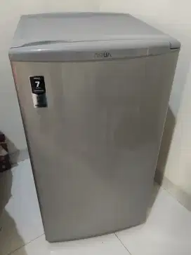 Jual Kulkas Freezer Merk Aqua cocok untuk ASI seperti baru Jakarta