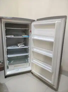 Jual Kulkas Freezer Merk Aqua cocok untuk ASI seperti baru Jakarta