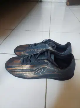 Sepatu Futsal Specs Elevation Zero IN