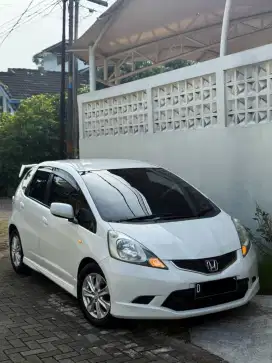 Honda Jazz S Upgrade RS AT 2010
SS Lengkap
Plat D, Pjak Isi mobil mlus