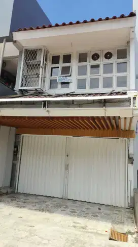 Ruko 2,5lt di Hibrida Raya Kelapa Gading Jakarta Utara