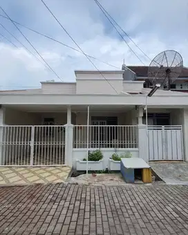 Rumah Sutorejo Timur  SIAP HUNI row 2.5 mobil