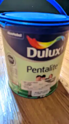 Cat Dulux warna putih Dop 2,5 liter