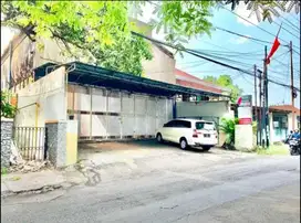 Disewakan ruang usaha di Bratang Wetan !