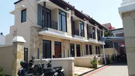 Rumah modern ekslusif model tropical di Arcamanik Bandung.Strategis