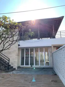 Resto 2 Lantai Lokasi Sangat Strategis Disewakan, di Nusa Dua