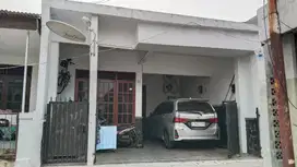 Jual murah Jl. Flamboyan, Depok 2, Dekat Klinik Naura