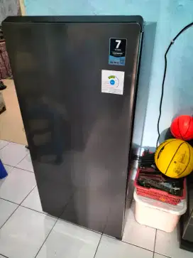 Kulkas 1 Pintu AQUA AQR-D205 (165L) Curug Tangerang