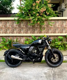 BratCafe,Caferacer Custom Byson