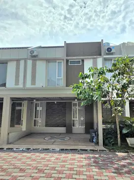 Rumah modern minimalis 2 lantai dalam perumahan dekat kampus UGM