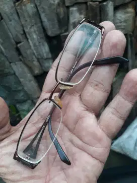 Antik frame kacamata baca merk guess orisinil tinggal ganti kaca