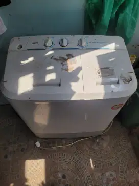 Mesin Cuci 2 Tabung Sanyo 7kg SW 710 XT