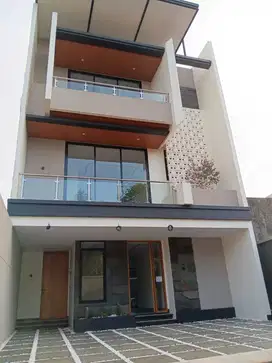 Rumah Mewah Dan Megah 3 Lantai With Pool Dan Rooftop Dlm Komplek Amper