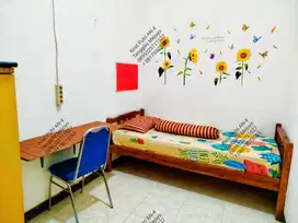 Kost Kos Putri Mahasiswi Karyawati Termasuk Listrik Ubaya Tenggilis