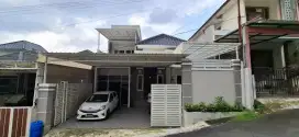 Dijual rumah 2 lantai siap huni apik dekat jl Utama Gedawang