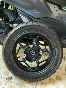 velg belakang pcx160 like new + ban pirelli