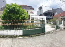 Disewakan rumah strategis di Indraprasta.