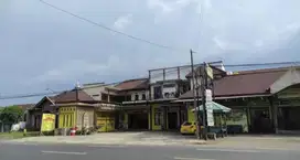 Jual rumah makan probolinggo jalan utama