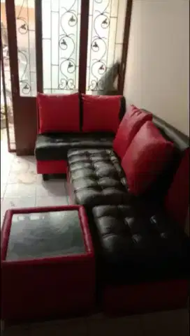 Jual murah sofa 1 set seperti foto termasuk meja kecil,1,2jt nego