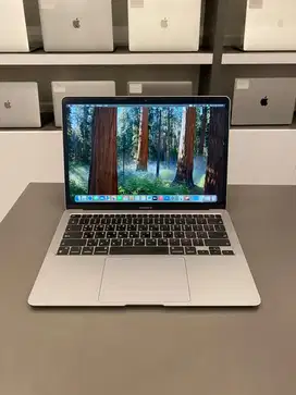 Macbook Air M1 2020 8/256 13 inch
