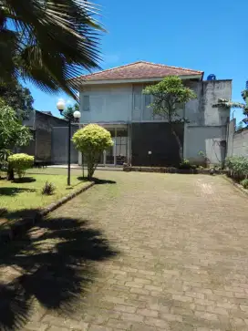 Rumah 2 lantai dan workshop
