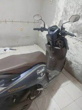 Jual motor second Genio 2022 ban donat