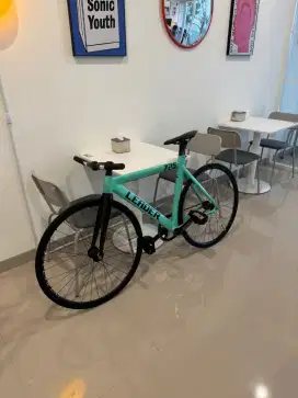 Sepeda fixie leader 725