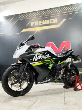 Ninja fi250cc 1cilinder 2021 mewah mulus.Anugerah Motor rungkut tengah