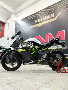 Ninja fi250cc 1cilinder 2021 mewah mulus.Anugerah Motor rungkut tengah