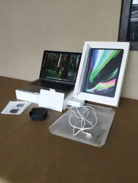 MacBook Pro M1 8/256 Fullset Original (Harga Nett)