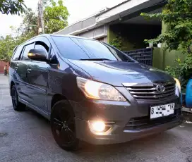 Kijang Innova V luxury 2.0 AT