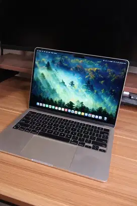 Macbook Air M3 13.6” 8/256 IBOX GARASI ON