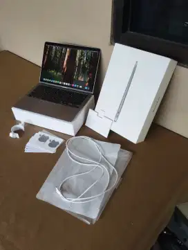 MacBook Air M1 8/256 Fullset iBox Like New (Harga Nett)