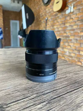 Sony E 35mm F1.8 OSS