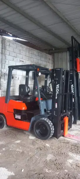 Forklift Toyota 2,5 Ton,Matic,Tiang 3 Meter,1DZ-II,FDZN25,Tahun 2021