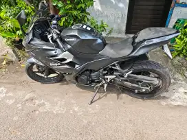 Kawasaki Ninja 250 2022 Like New
