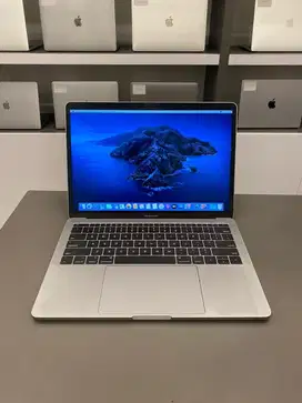 Macbook Pro 2017 8/256 13 inch