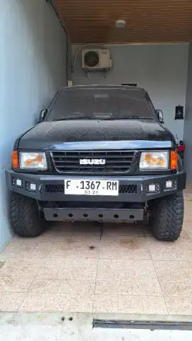 ISUZU PANTHER HI SPORTY (1998)