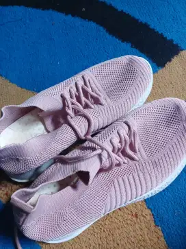 Dijual Sepatu uk 36 warna pink