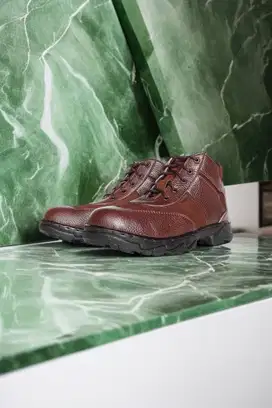 Pabrik sepatu Kulit Boots Mojokerto