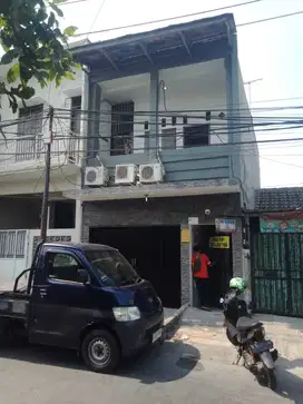 Dijual Rumah dan kios di Perumahan Cipondoh Makmur Tangerang.