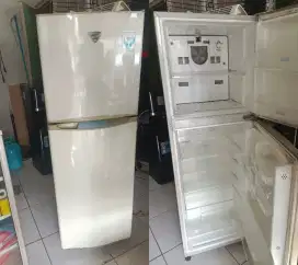Kulkas 2 pintu merk national