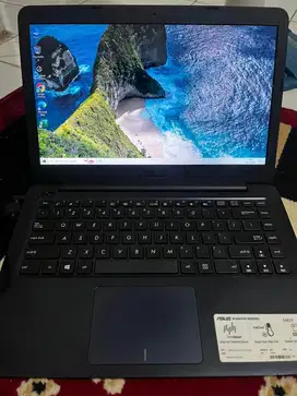 Laptop Asus e402y