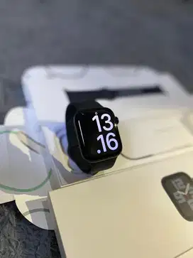 Apple Watch SE Gen 2 44 mm Midnight (Garansi On 17/06/25)