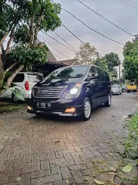 Hyundai H1 XG diesel matik 2011