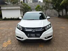 Honda HRV 1.5 S Tahun 2015 Putih AT. PROMO TDP MURAH