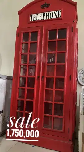 Lemari Model Vintage British Phone Booth Merah Murah