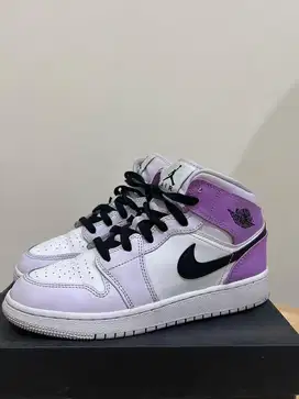 Forsale preloved sepatu air jordan barely grape purple