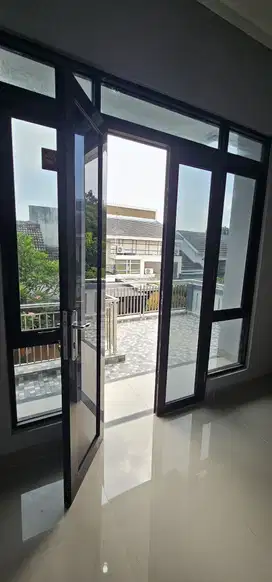 Rumah Luas 2 Lantai Strategis dekat Pintu Tol di Graha Raya. 16287
