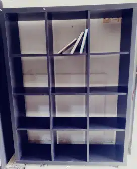 Rak Buku Minimalis